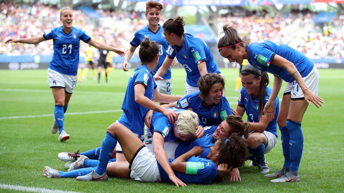 L'esultanza delle Azzurre