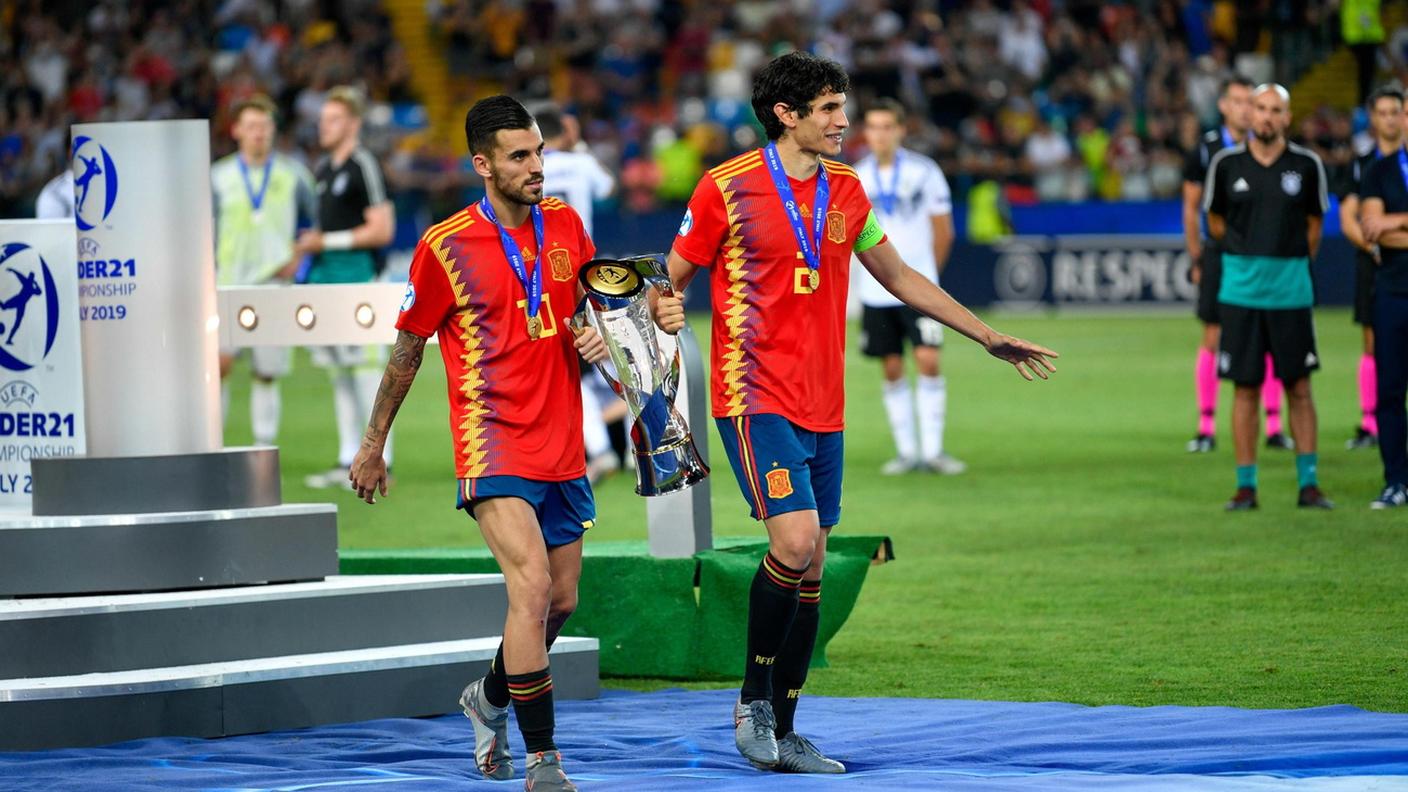 Ceballos e Vallejo con la Coppa