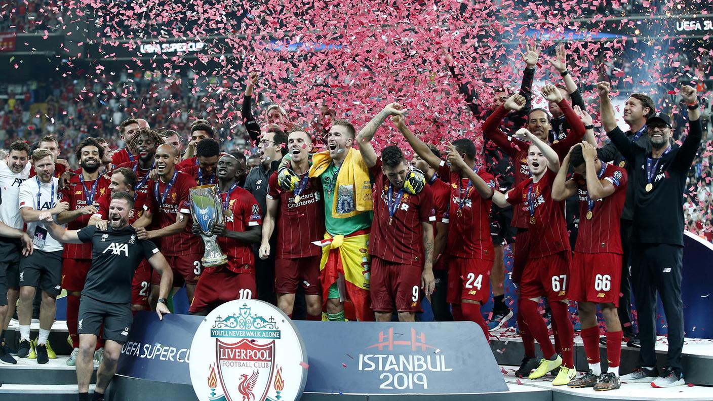 Si festeggia sulle note di "You'll never walk alone"