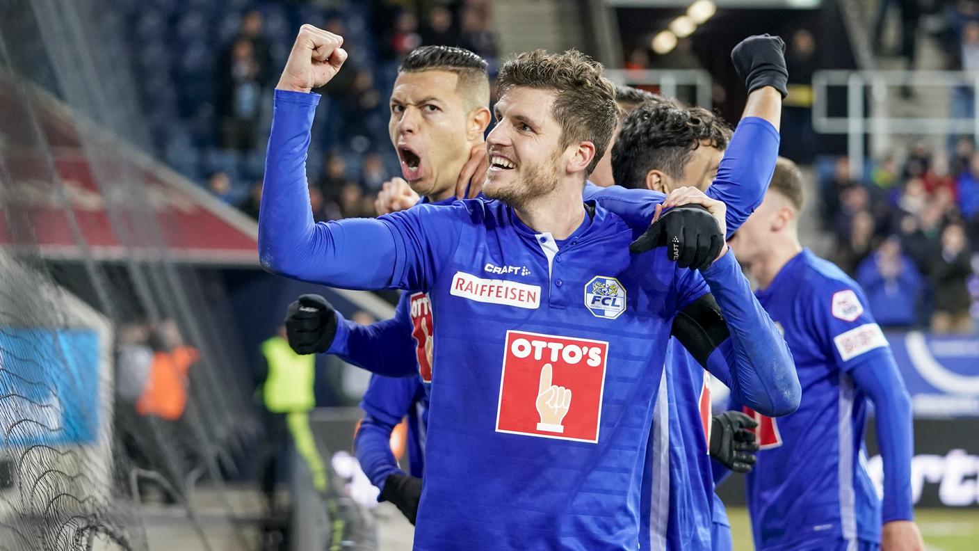 Capitan Schürpf esulta