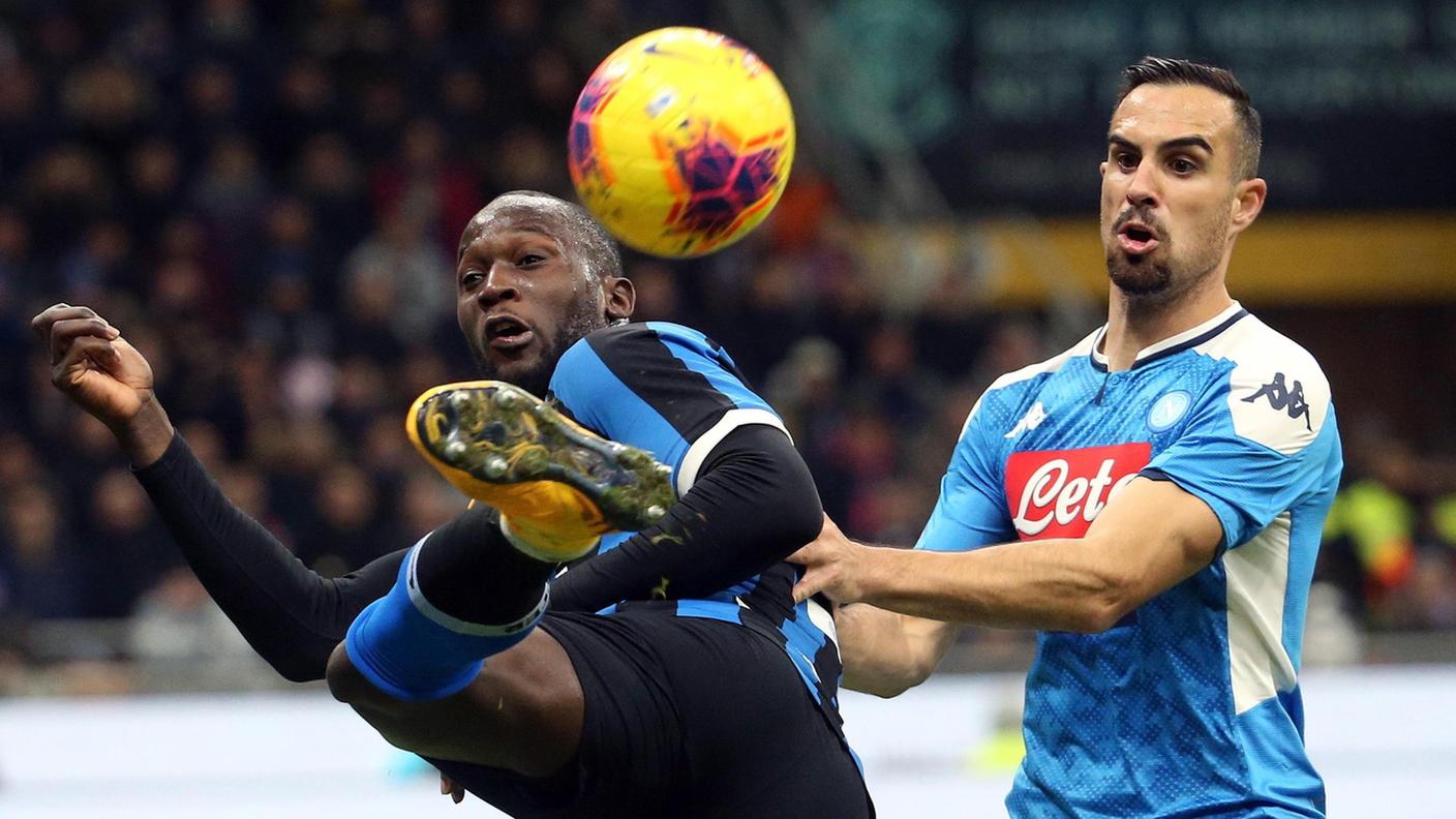 Lukaku e Maksimovic in lotta