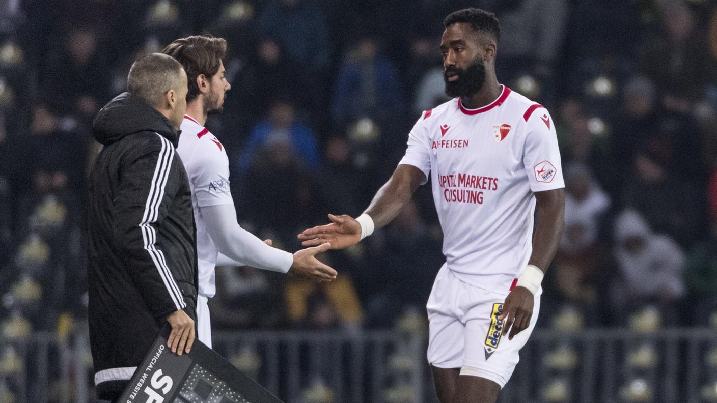 Tra i "ribelli" c'è anche l'ex nazionale Johan Djourou