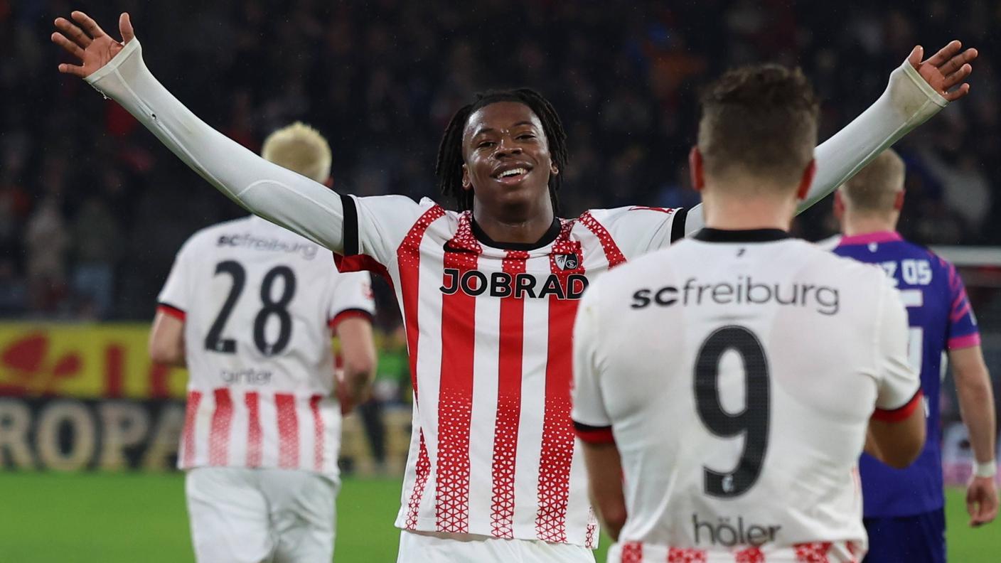 La gioia del 20enne rossocrociato dopo il gol