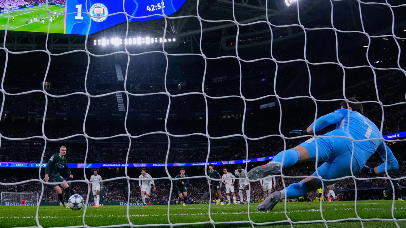 Haaland spiazza Courtois dagli 11m