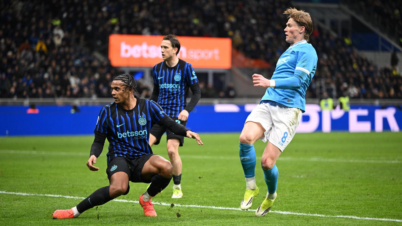 Il numero 8 in anticipo su Akanji in occasione del primo gol