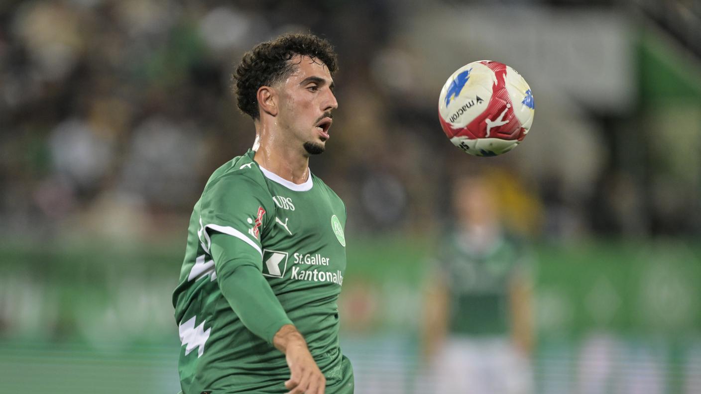 La punta lascia i biancoverdi dopo mezza stagione 