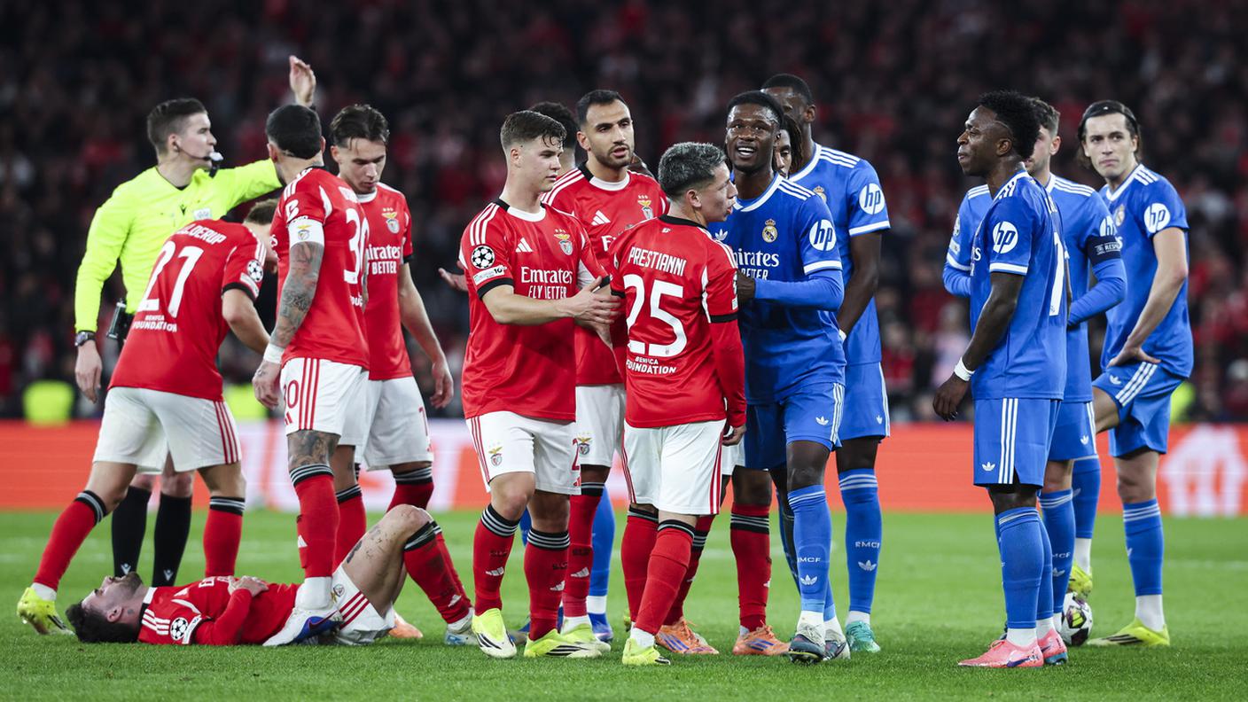 L'attaccante avrebbe rivolto un insulto razzista a Vinicius