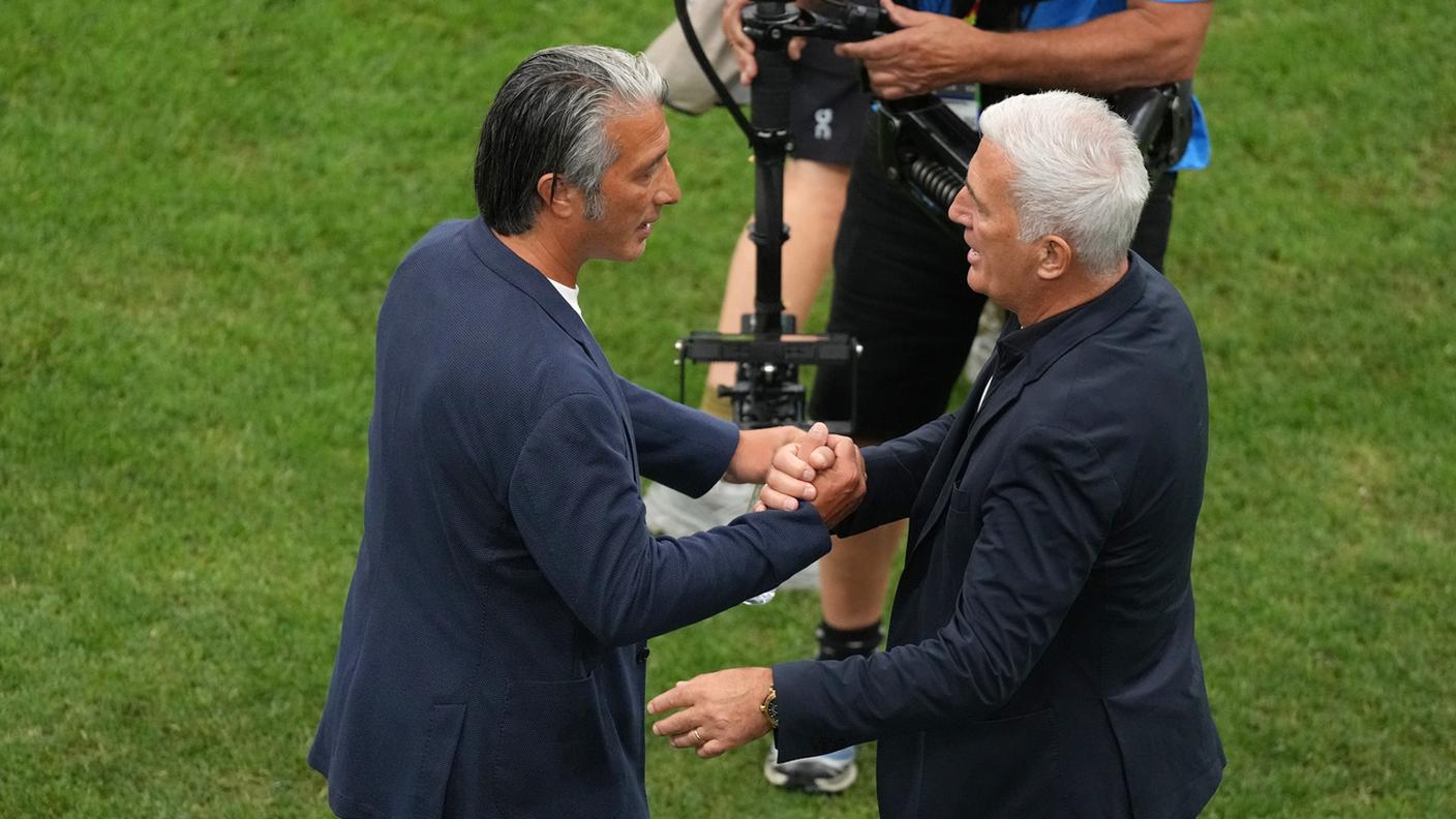 Il saluto tra Murat e Vlado
