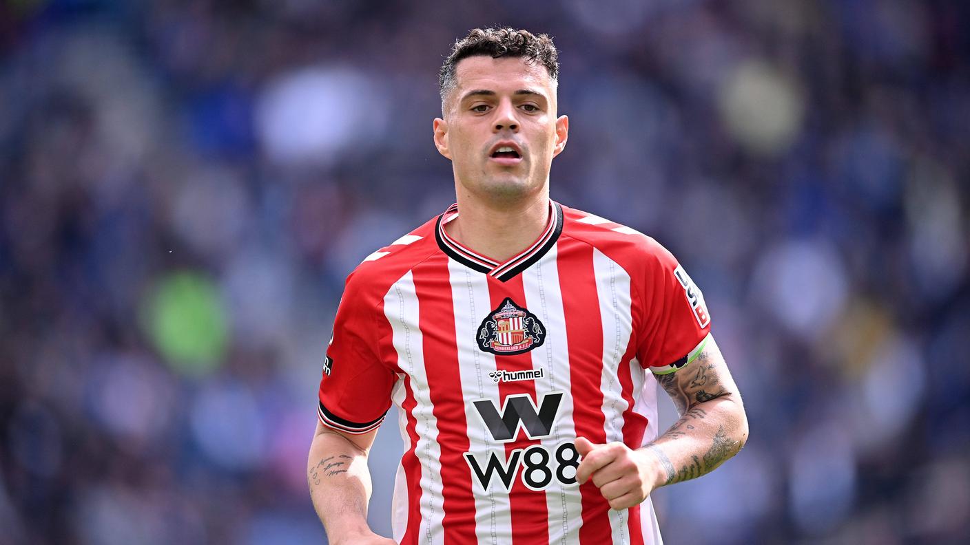 Xhaka con la maglia dei Balck Cats