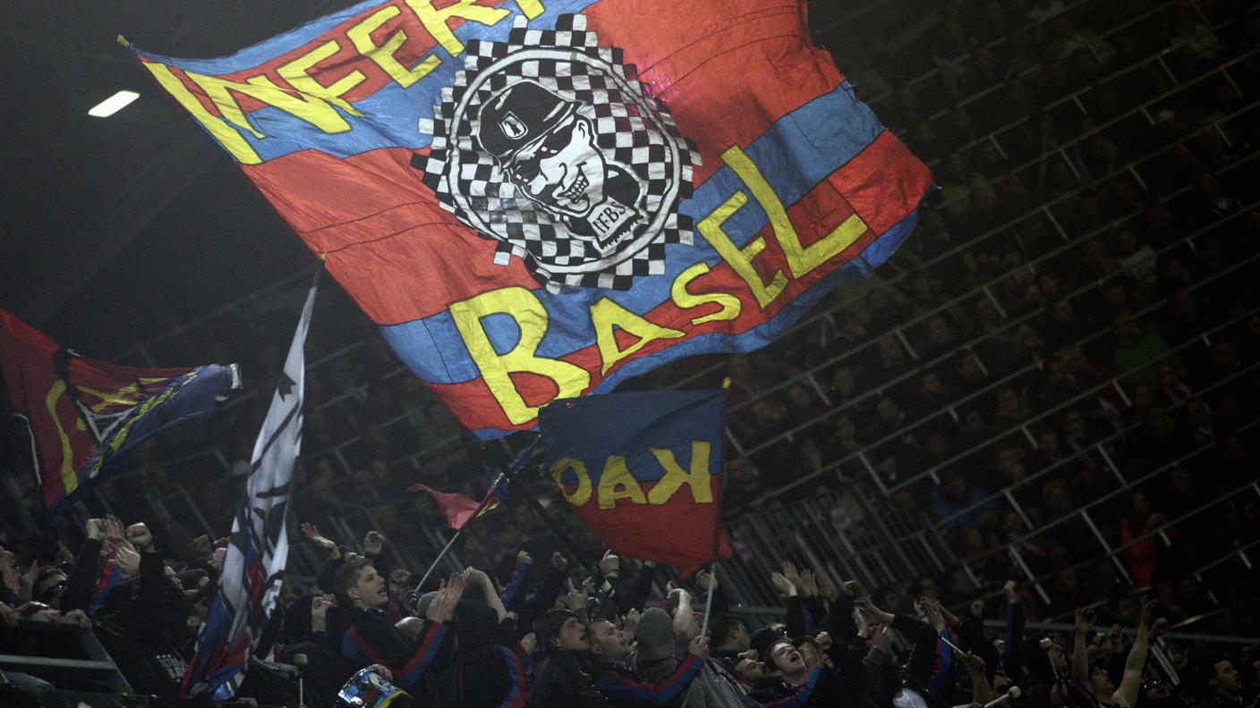 Il blocco dei tifosi renani