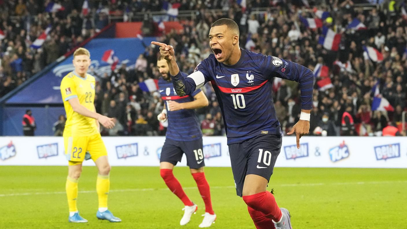 Primo poker con la maglia della Nazionale per Mbappé