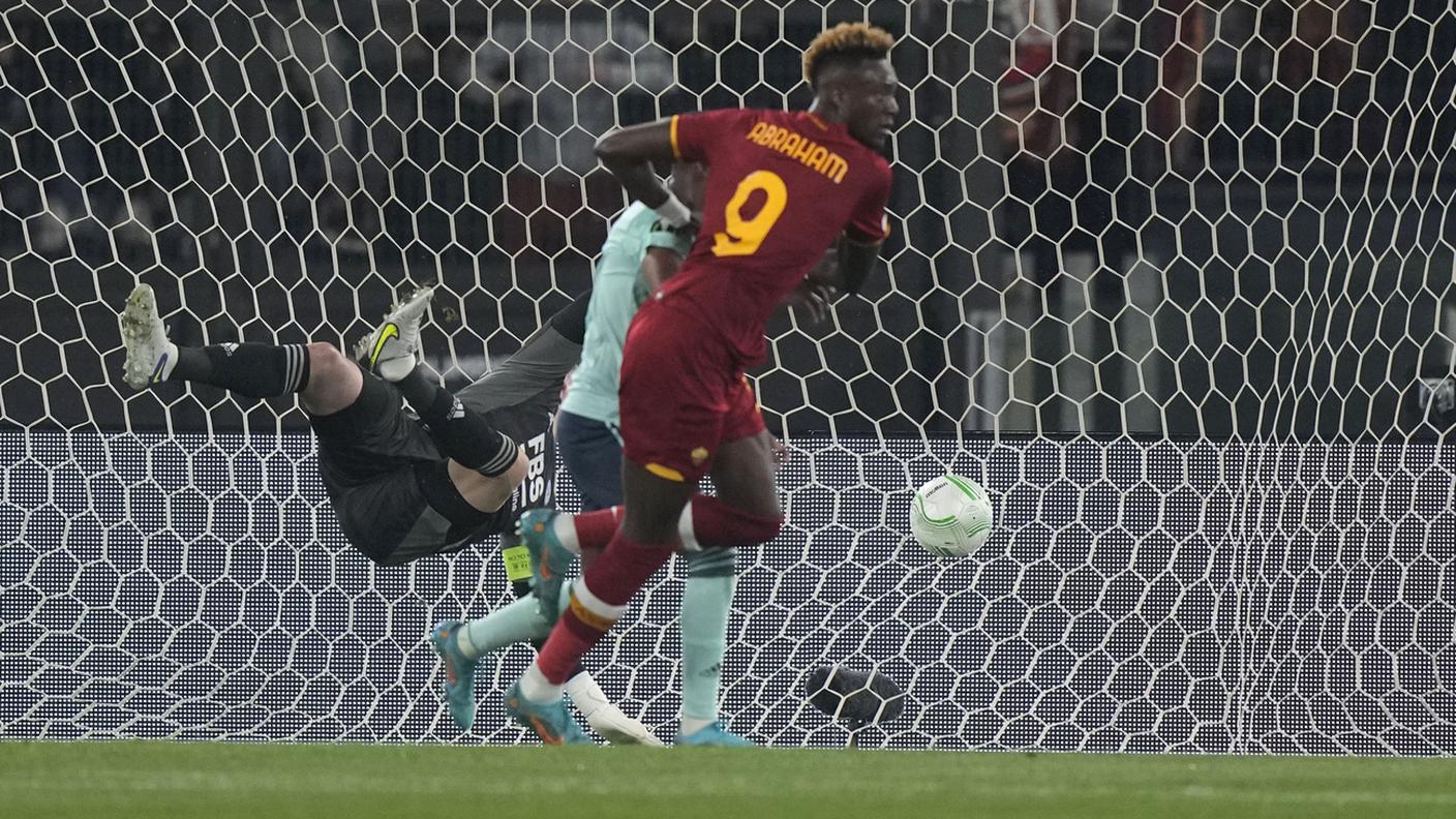 Abraham ha appena insaccato l'1-0