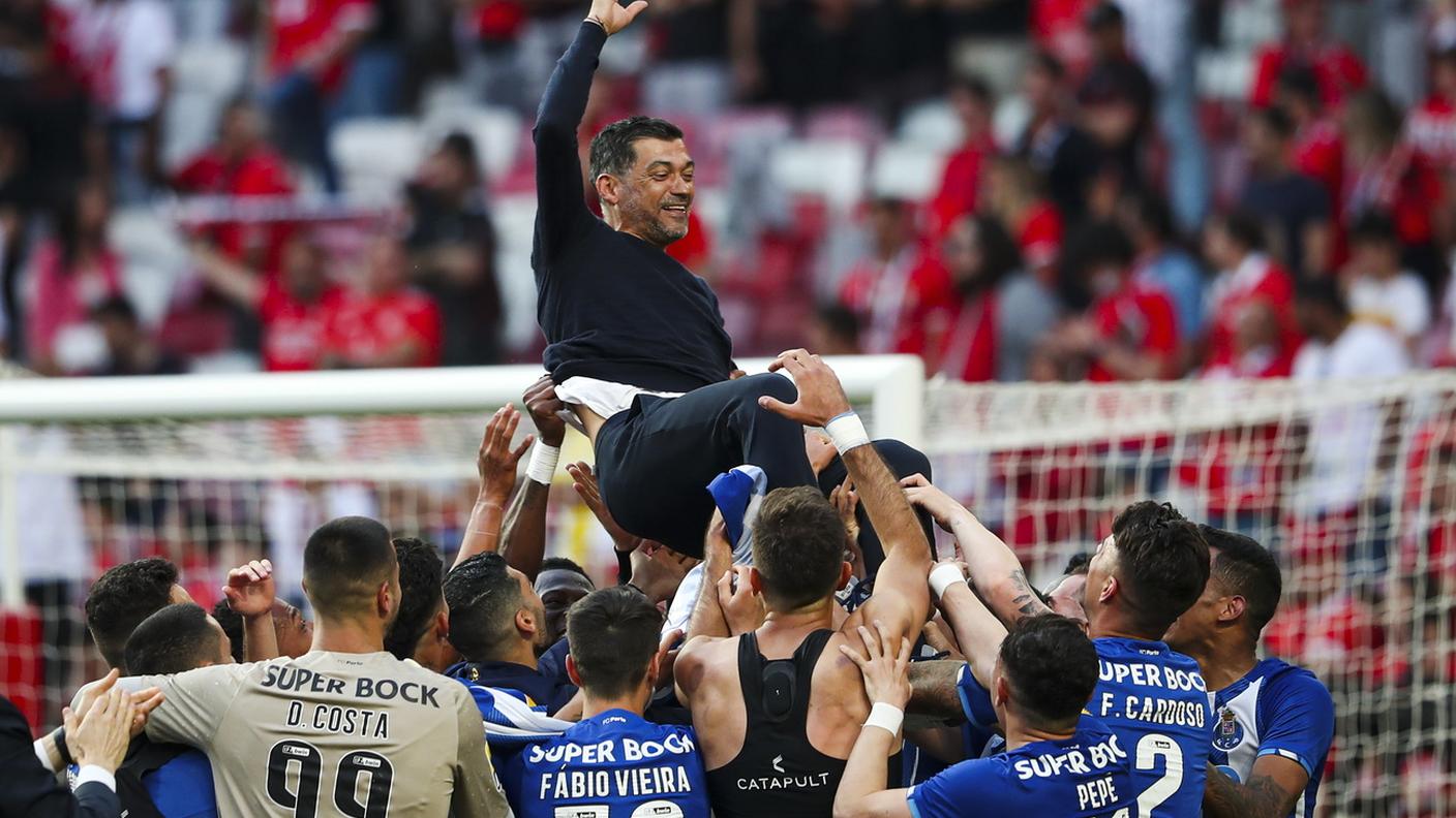 I festeggiamenti della squadra di Conceiçao
