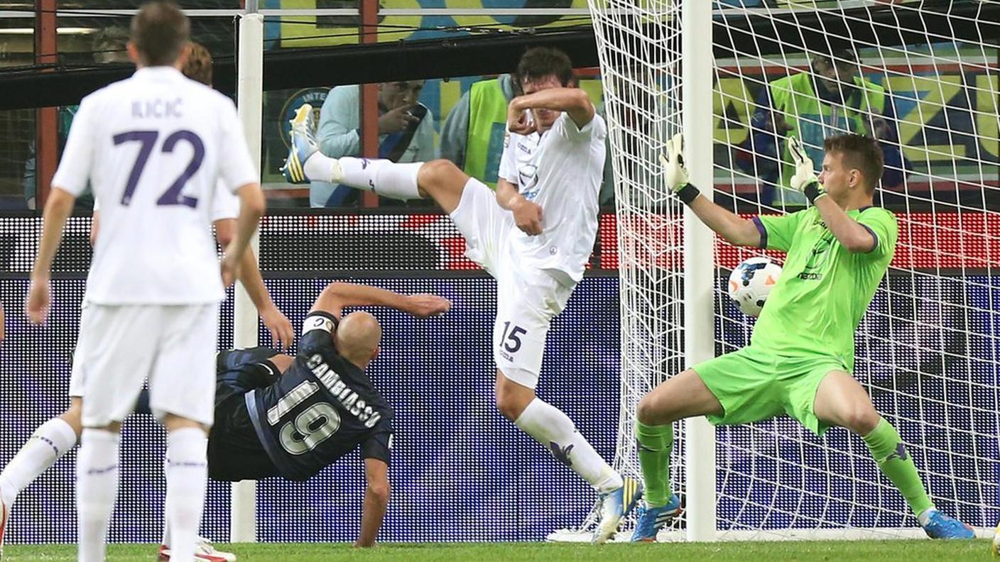 Il gol di Cambiasso