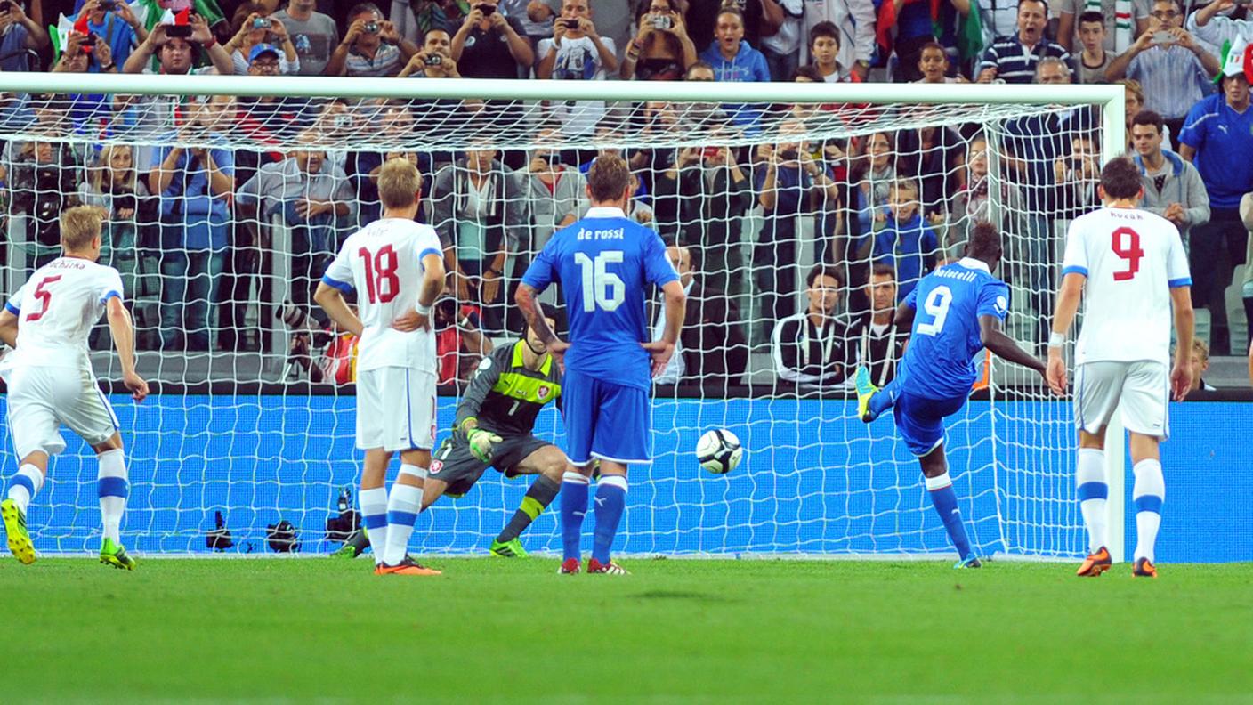 Il rigore decisivo di Balotelli
