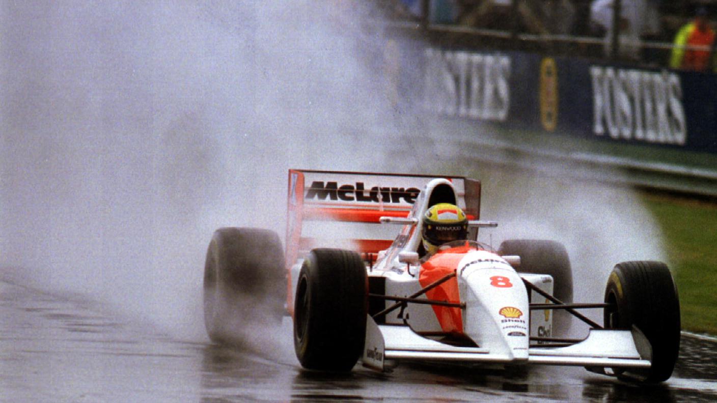 RE_auto_senna_pioggia.jpg