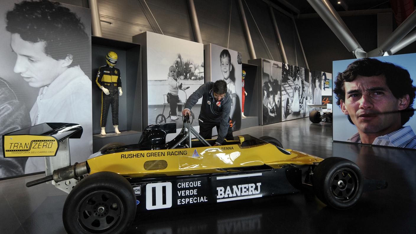 KY_auto_senna_museo.JPG
