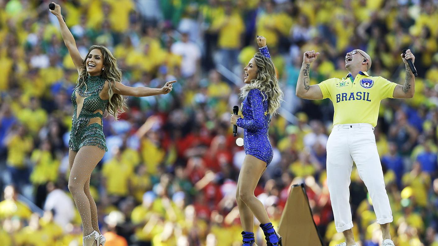 Jennifer Lopez, Claudia Leitte e Pitbull