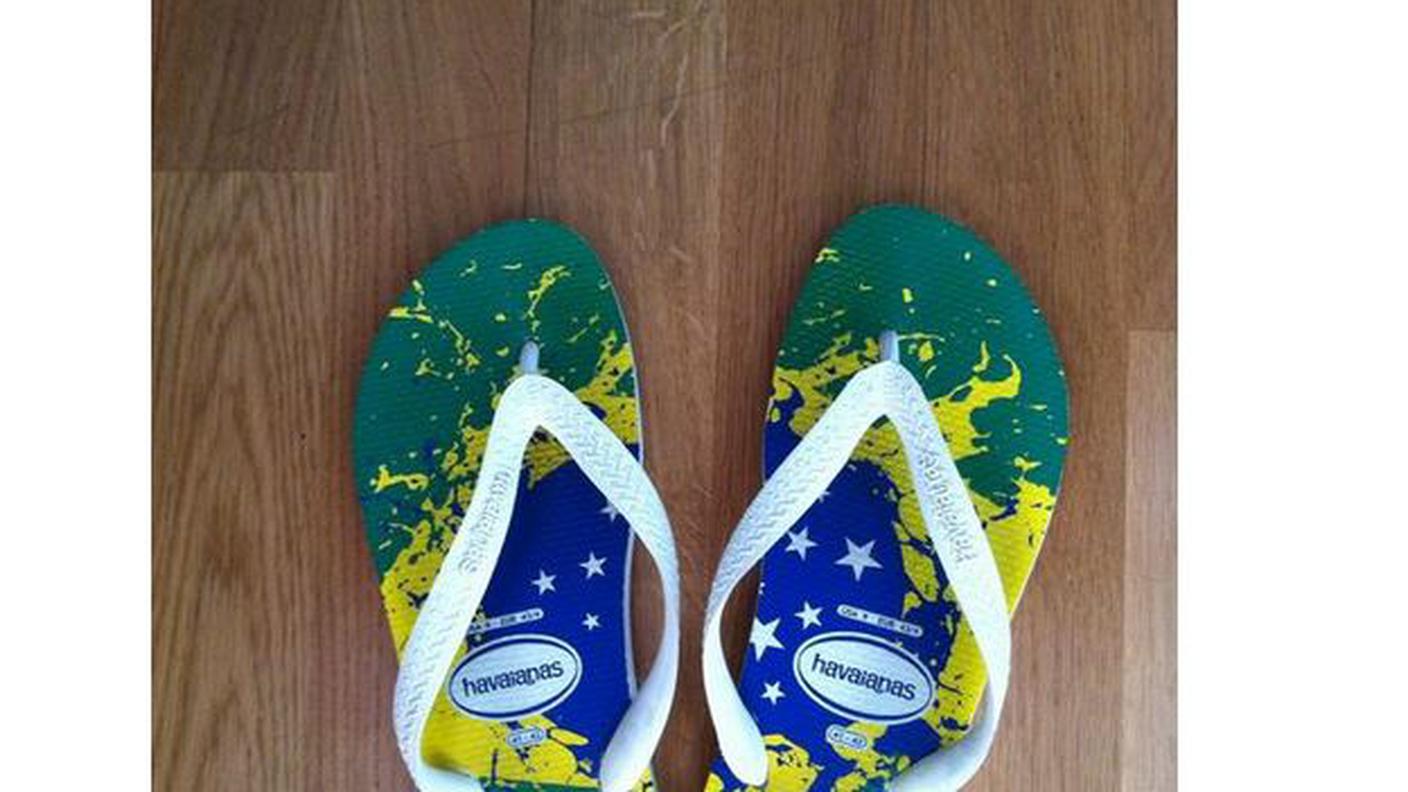 Occhio ai piedi dell'arbitro!