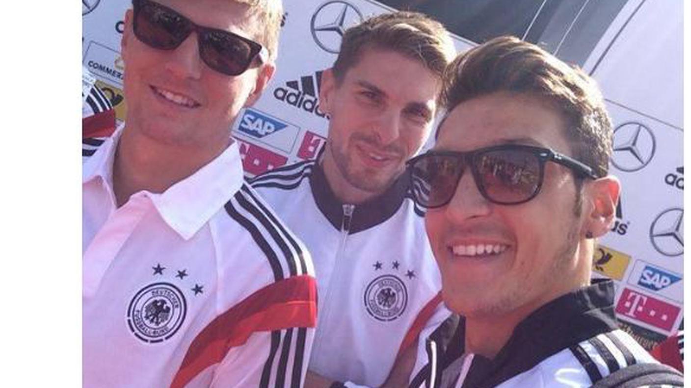 Il tweet di Özil