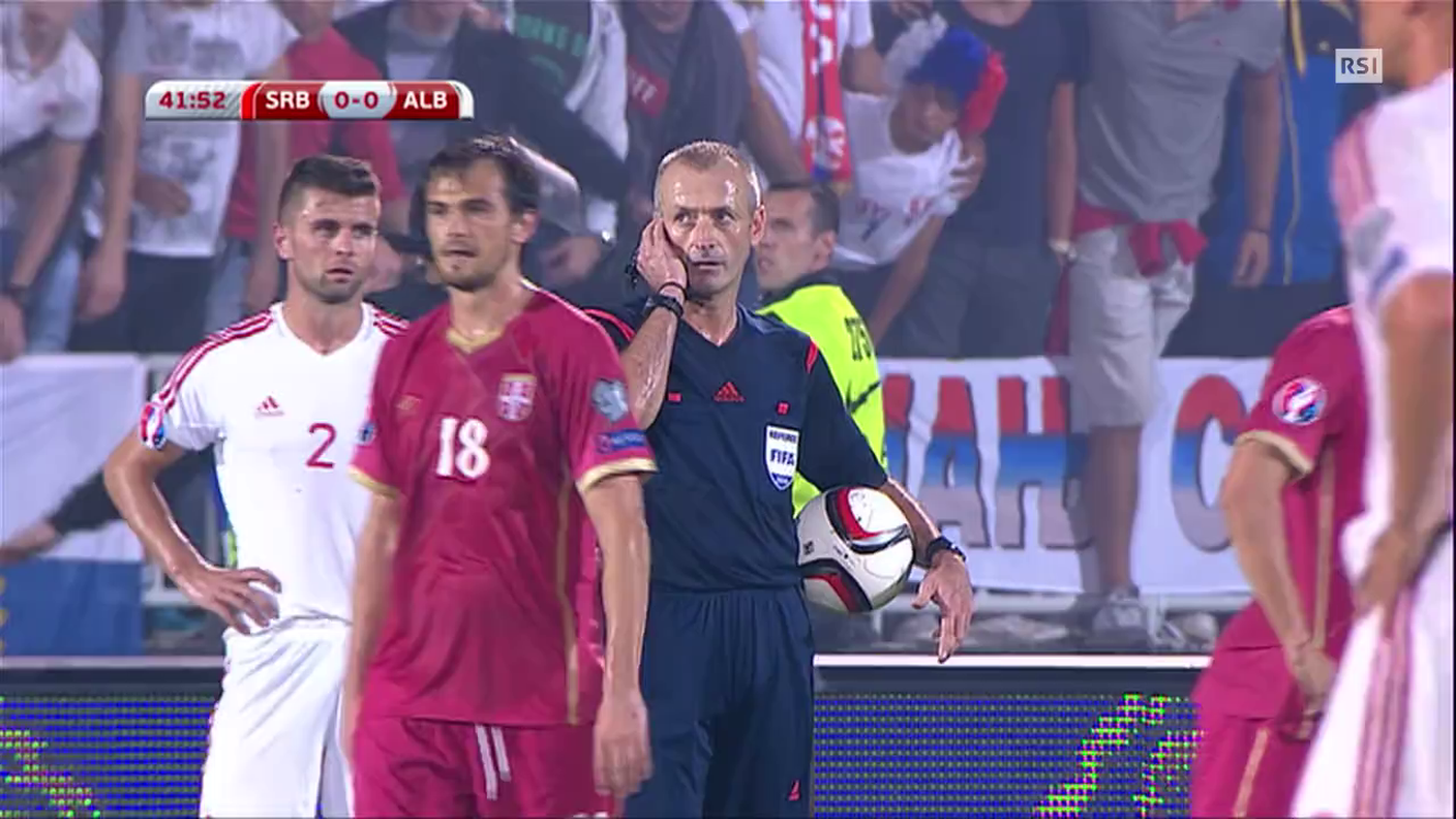 Qualificazioni Euro 2016, il servizio sugli scontri durante Serbia-Albania (Telegiornale 15.10.2014, 12h30)