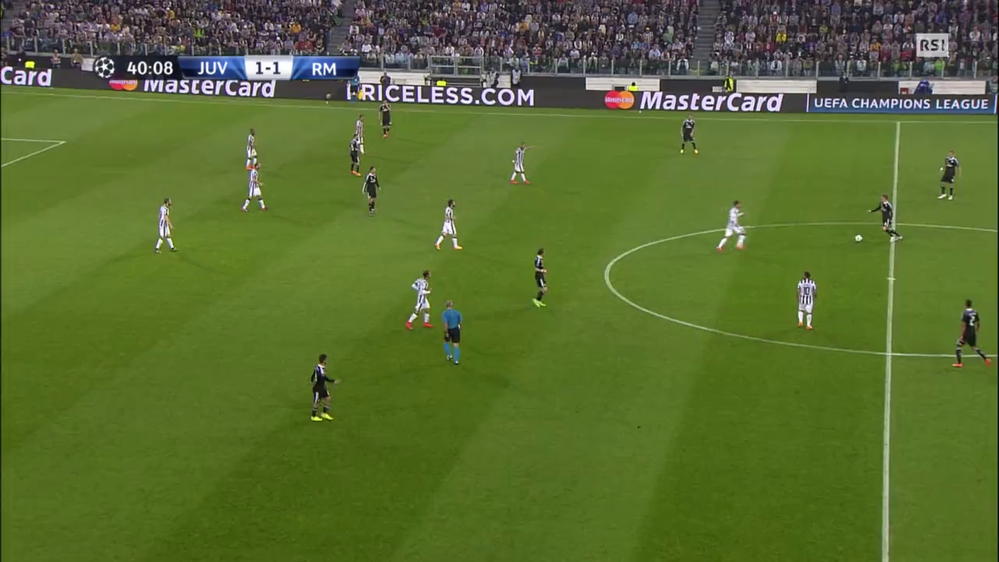 Champions League, la traversa di Rodriguez in Juventus - Real Madrid (05.05.2015)