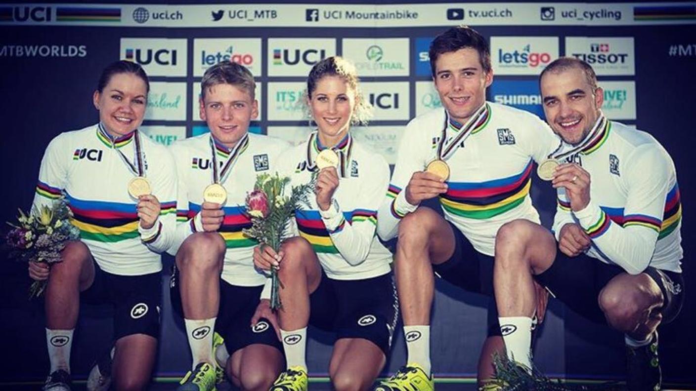 Di fianco a Nino Schurter con la medaglia