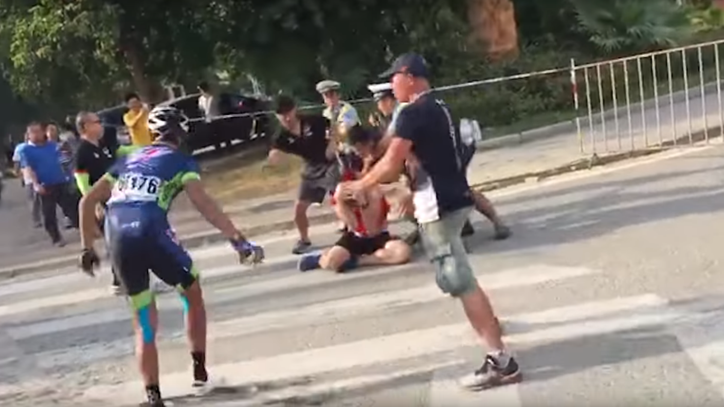 Un momento dell'aggressione