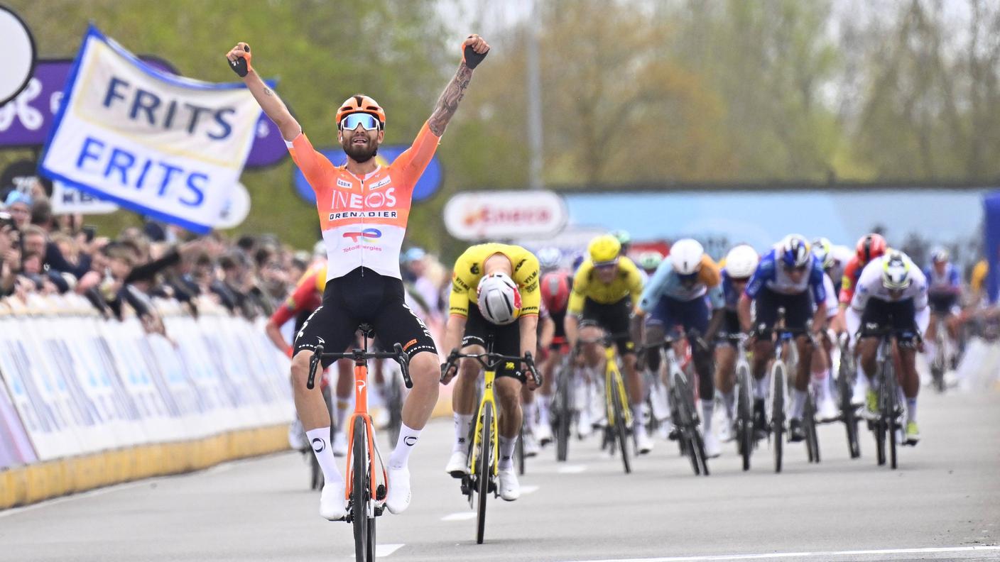 Primo successo stagionale in una classica per la Ineos Grenadiers