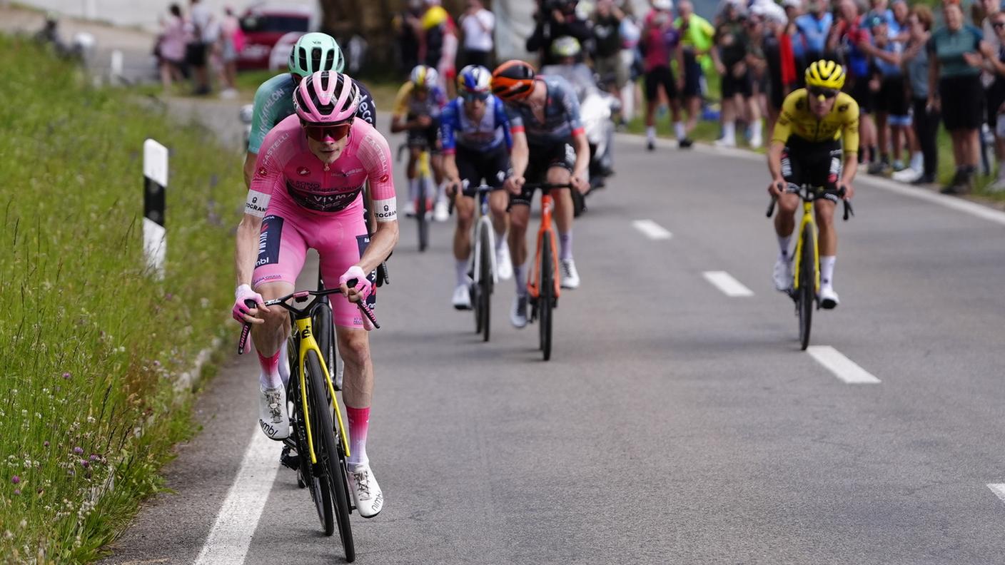 Dominio della maglia rosa