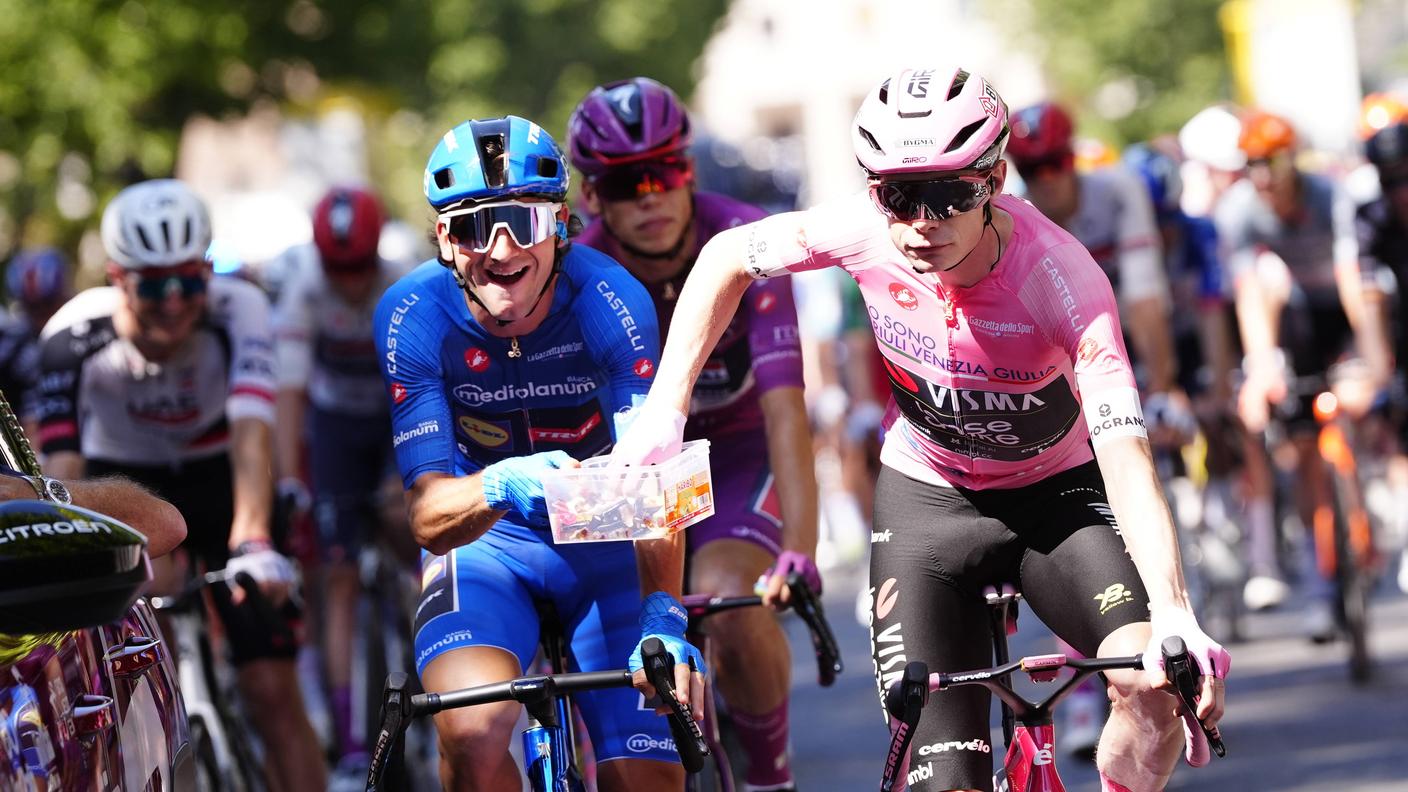 Una passeggiata domenicale per la maglia rosa
