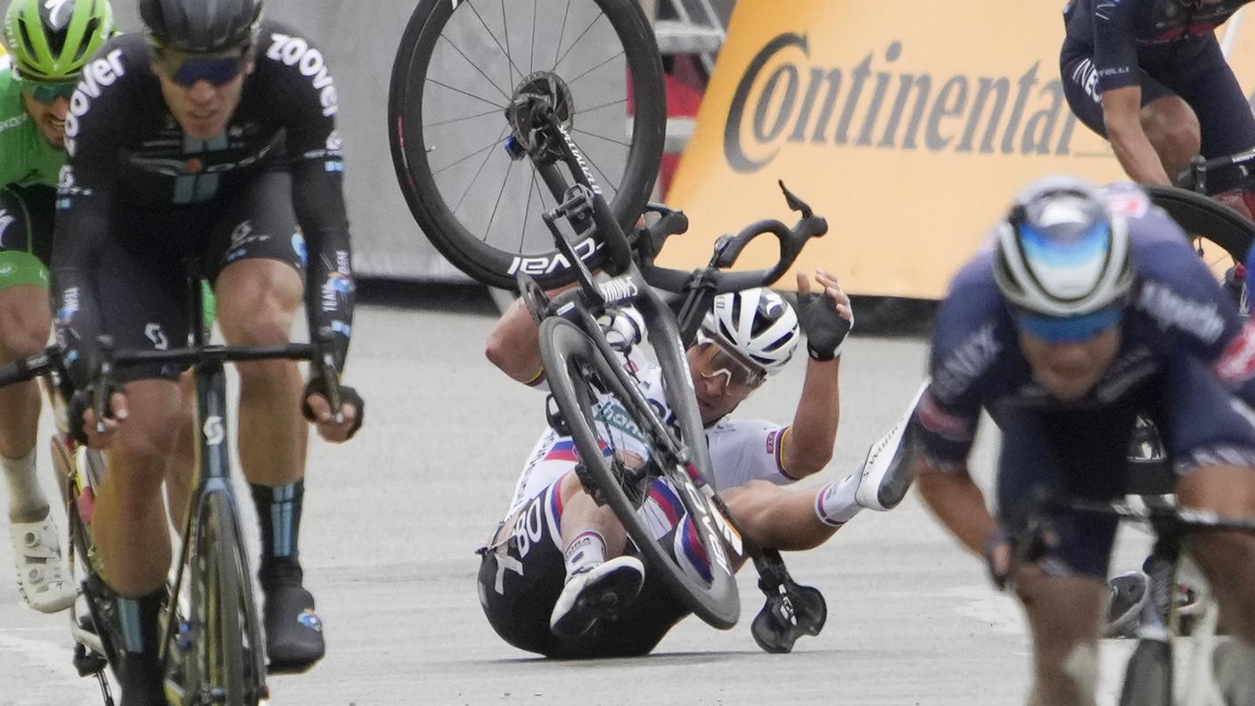 La caduta al Tour de France è costata cara