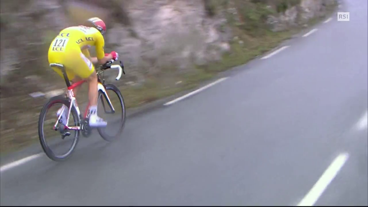 Ciclismo, l'arrivo di Tony Gallopin alla crono della Parigi-Nizza (15.03.2015)