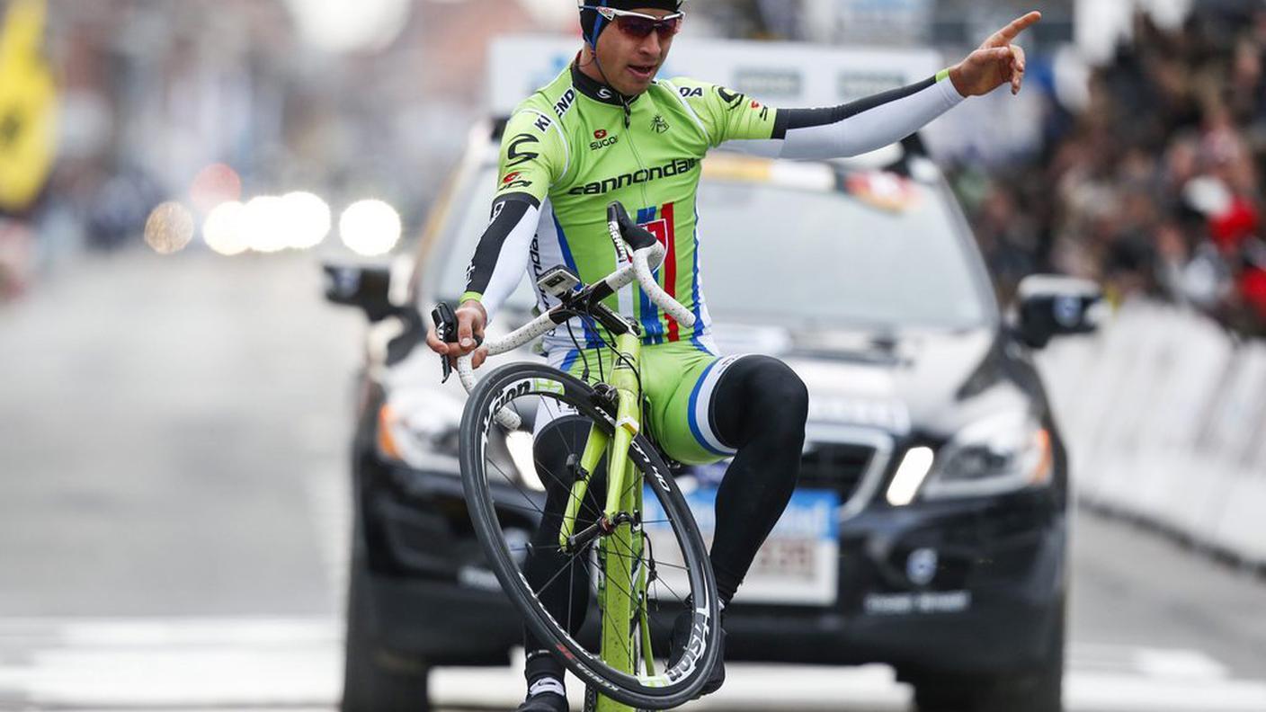 KY_ciclismo_sagan_moto.JPG
