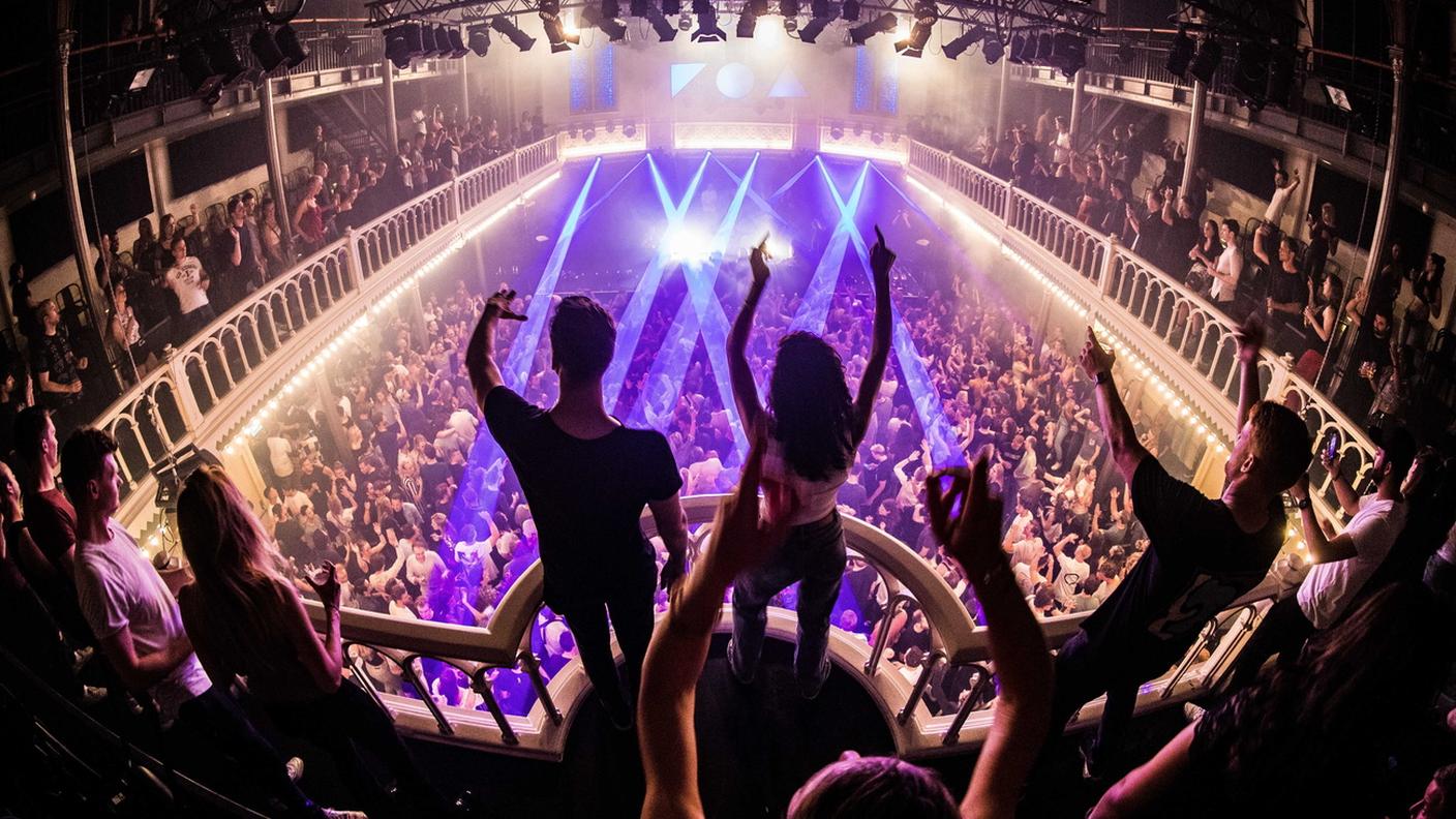 Intanto si è tornati a fare festa anche in discoteca grazie all'app CoronaCheck