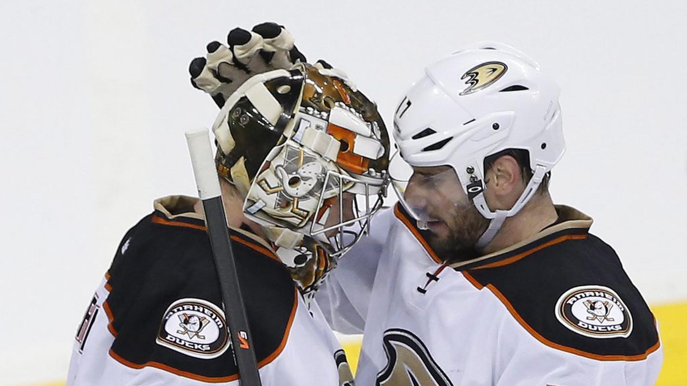 Kesler e Andersen si congratulano
