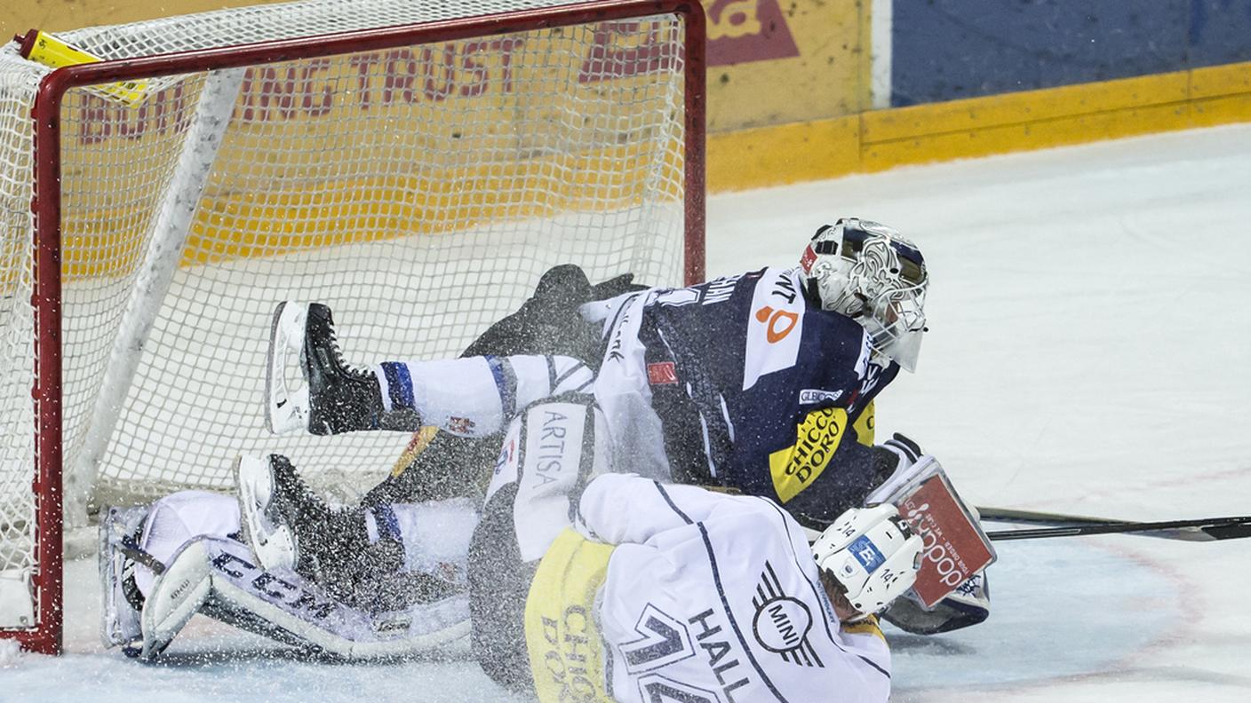 Hall scivola davanti a Stephan