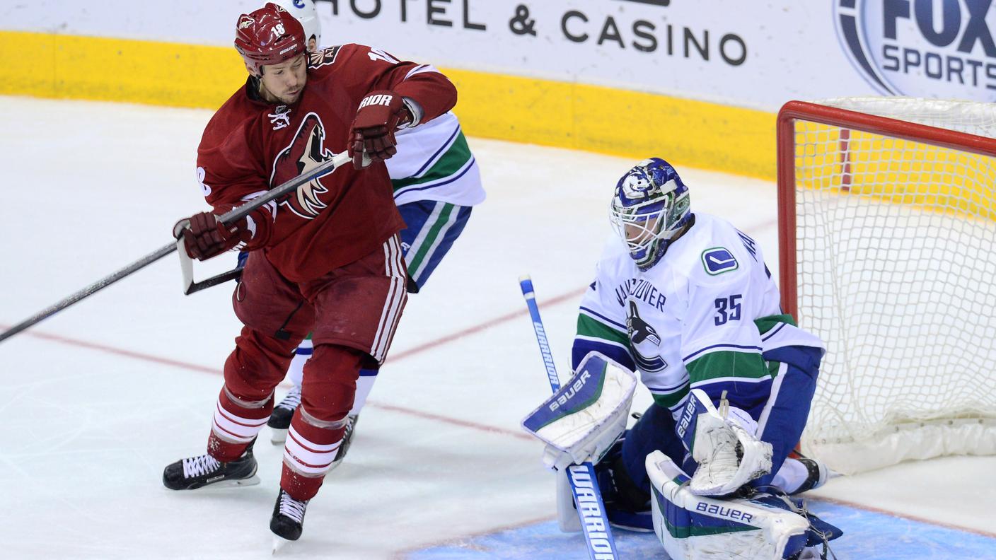 David Moss con la maglia degli Arizona Coyotes