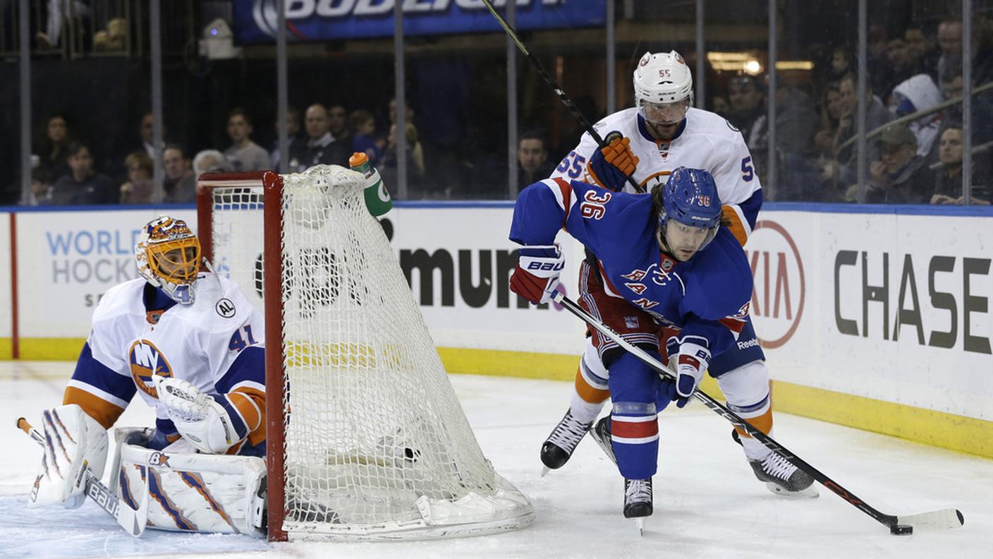 Boychuk controlla Zuccarello