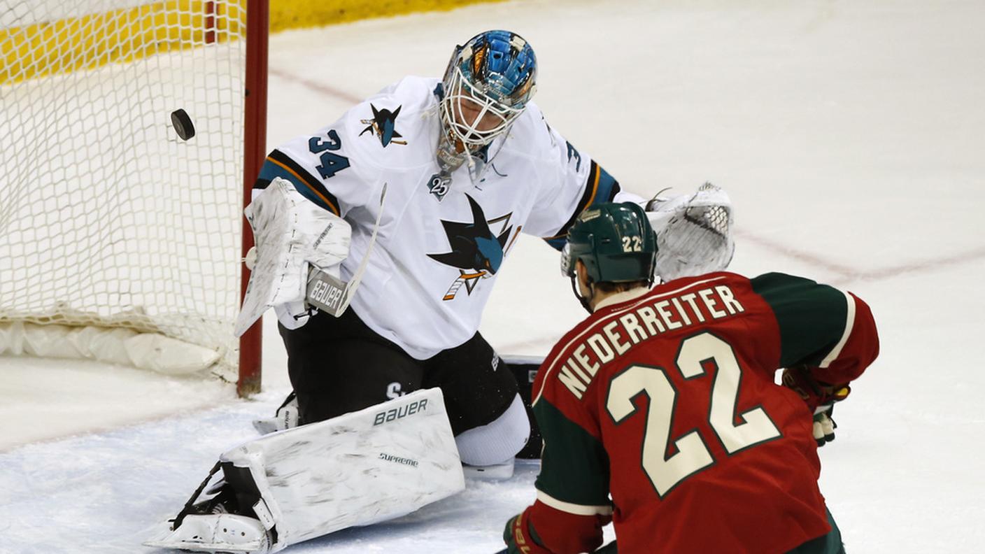 El Nino fermato dal palo contro gli Sharks