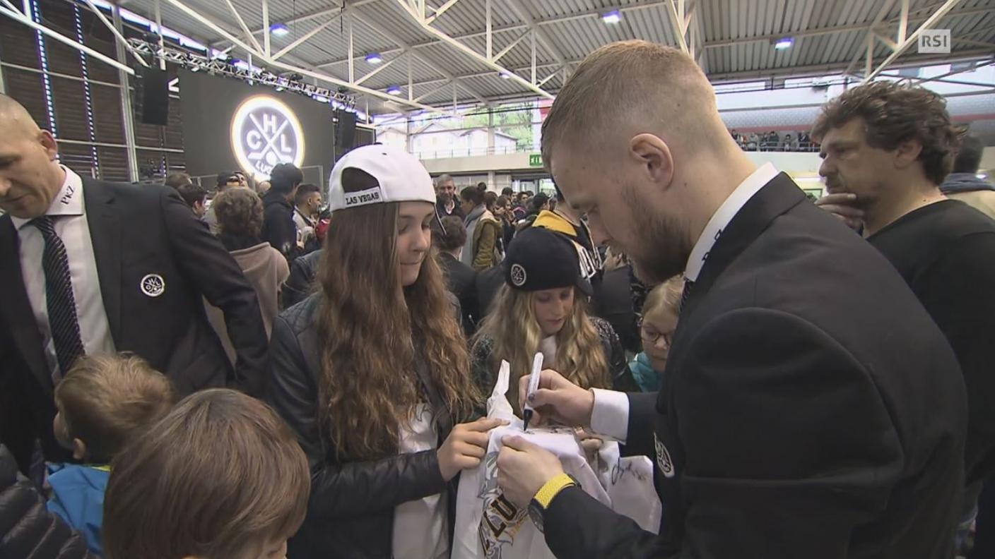 Pettersson firma autografi