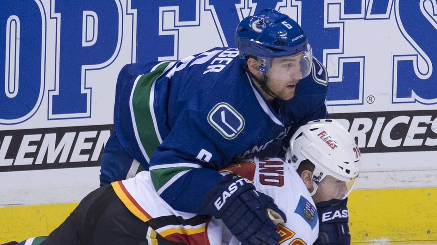 Con la maglia dei Canucks