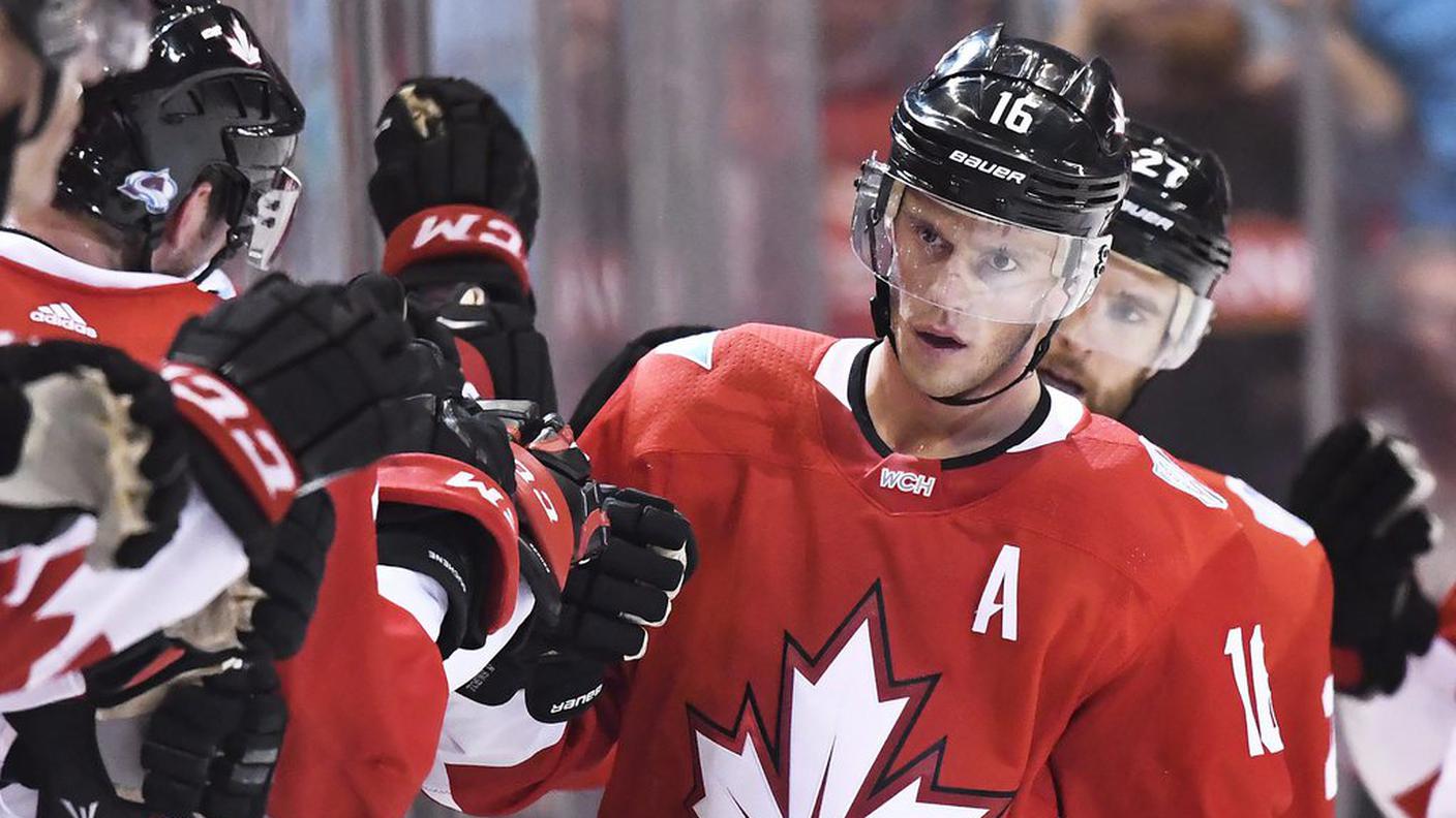 Una doppietta per Jonathan Toews