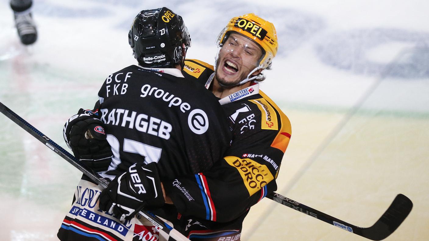 Festeggiano Sprunger e Rathgeb dopo il 4-4