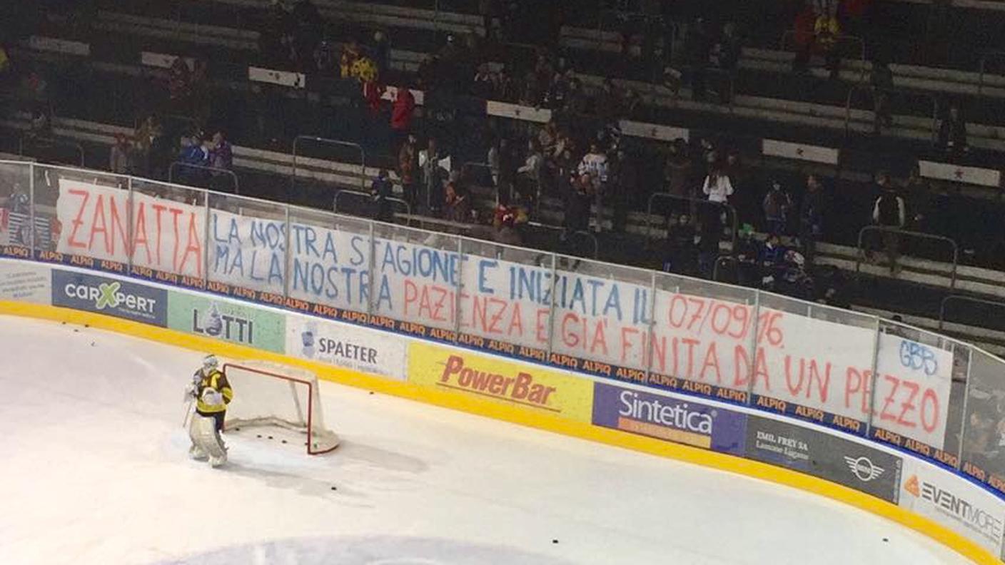 La contestazione della curva dell'Ambrì