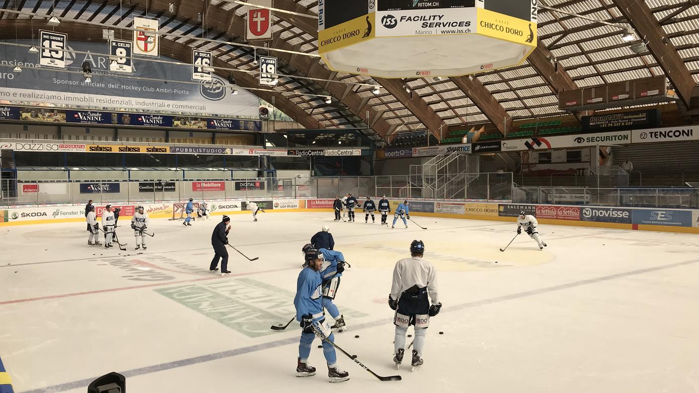 Il coach biancoblù ha dato gran ritmo agli esercizi