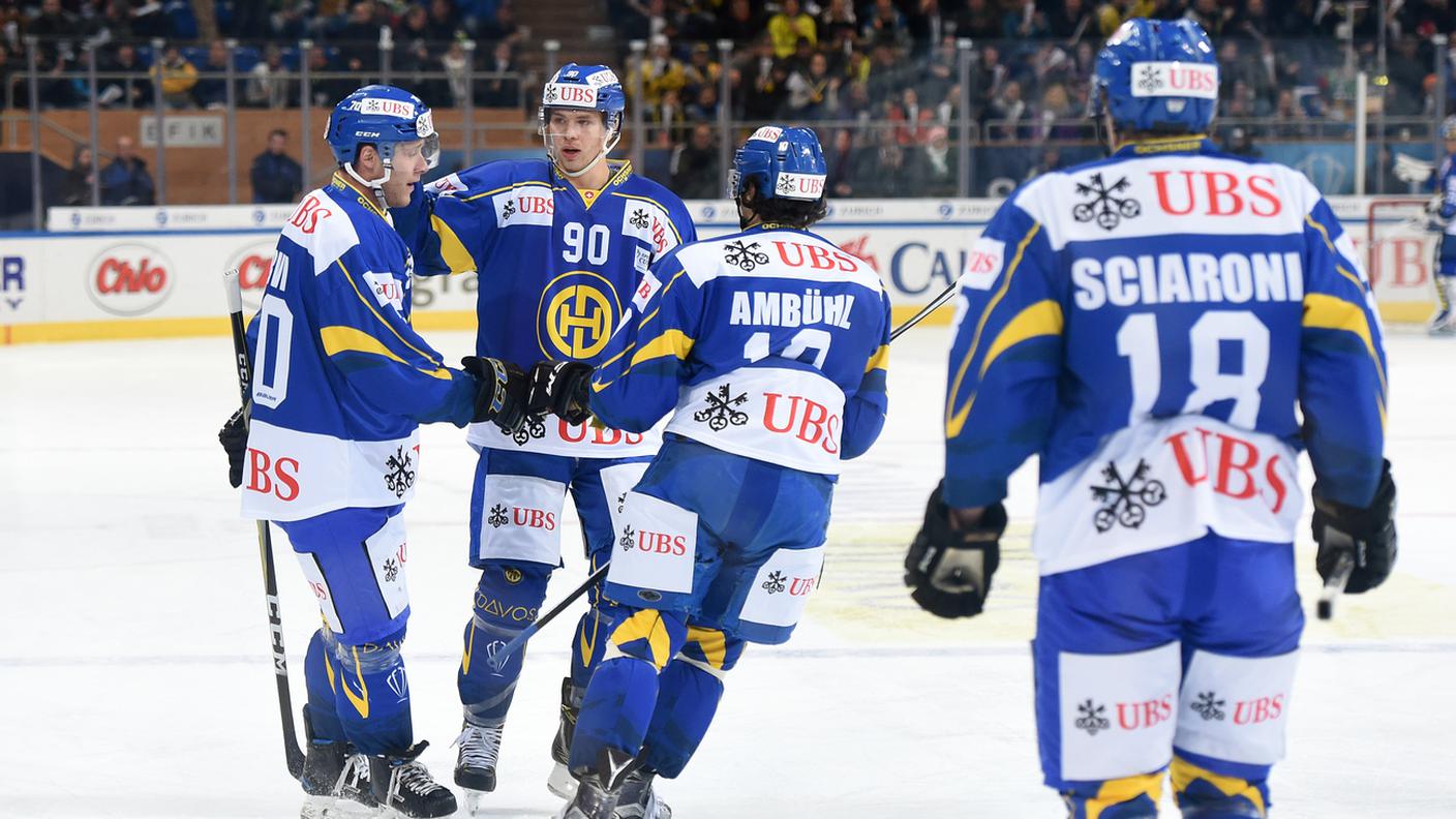 I festeggiamenti dopo il punto del 2-1
