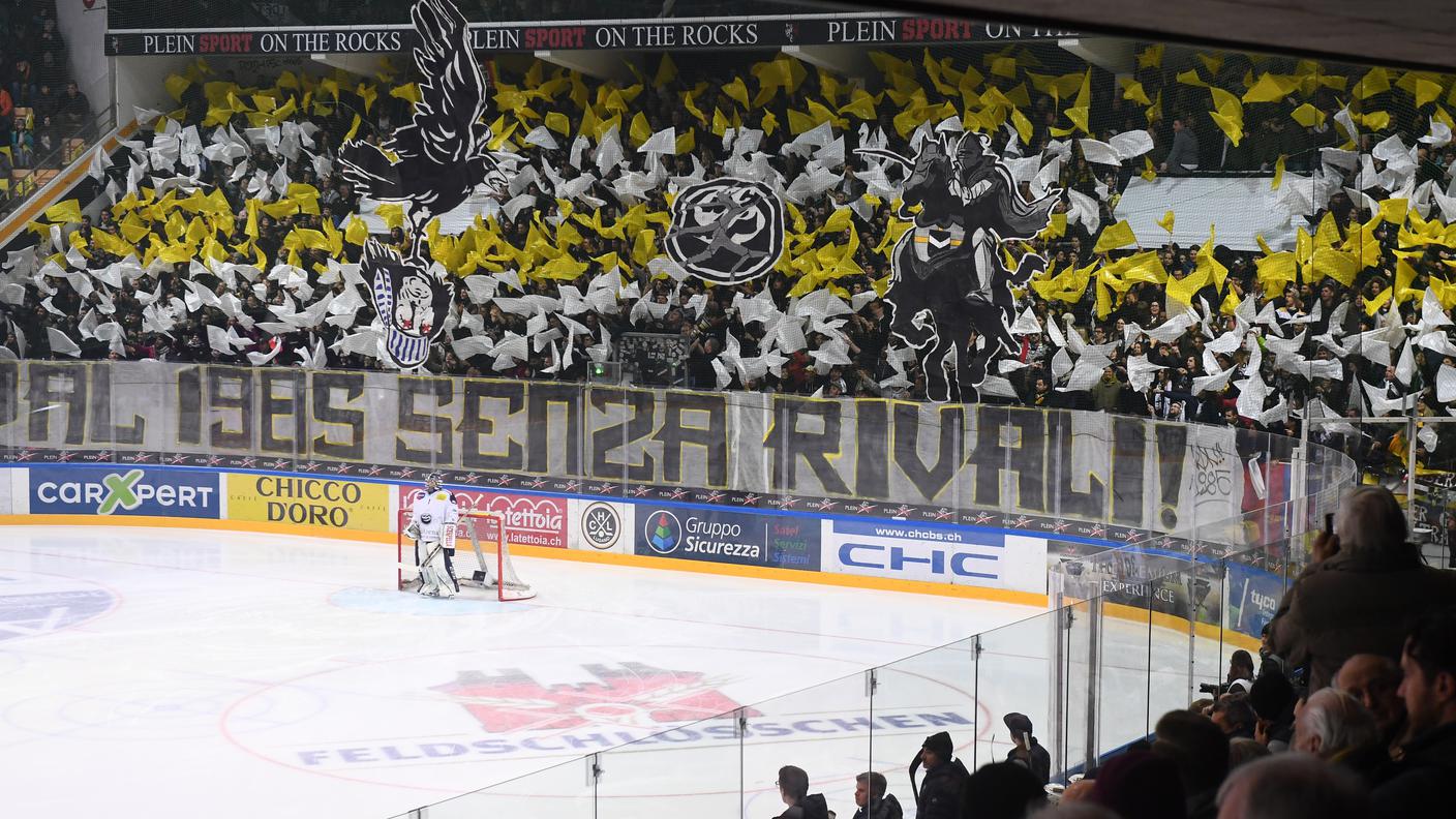 Derby, coreografia della Curva Nord