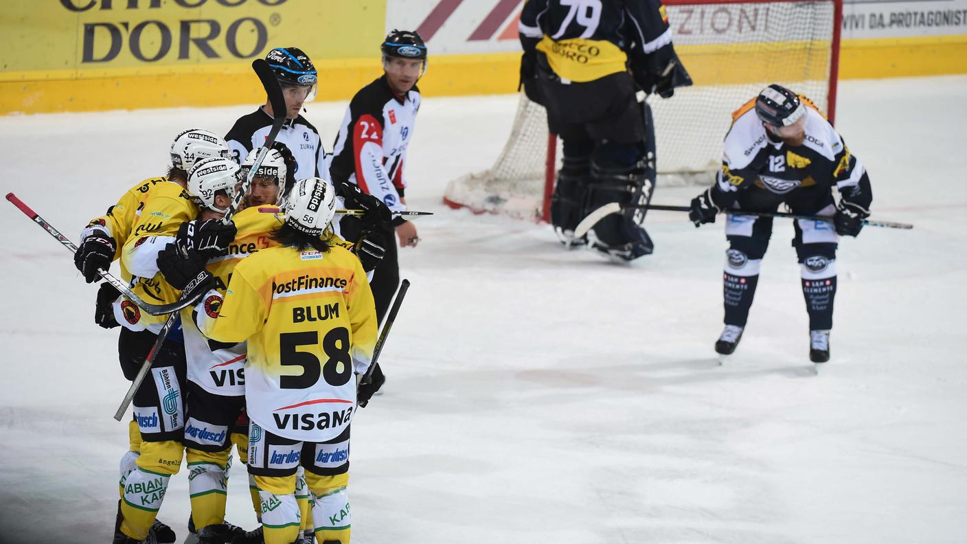 La festa bernese dopo il punto del momentaneo 4-0