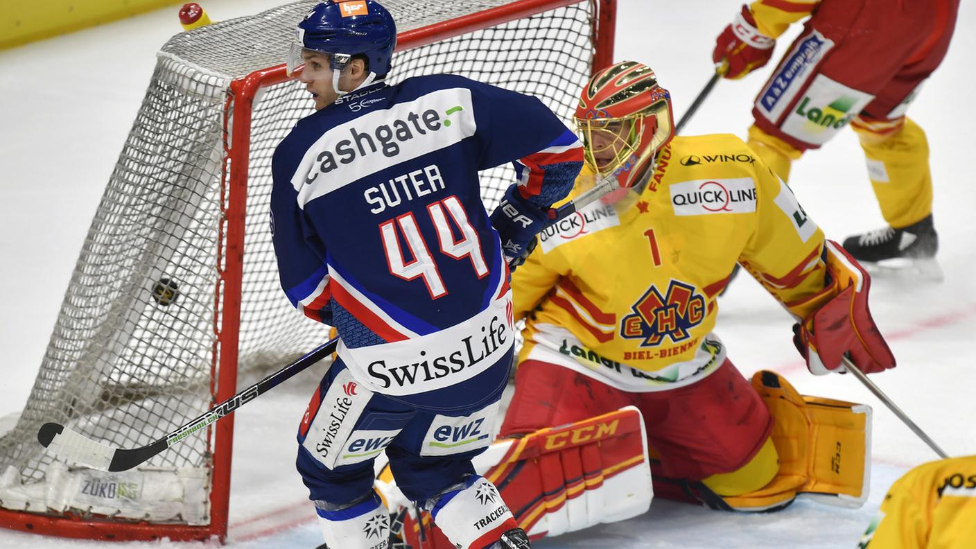 Suter batte Hiller per la rete del momentaneo 2-2